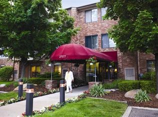 27577 Lahser Rd APT 120, Southfield, MI 48034