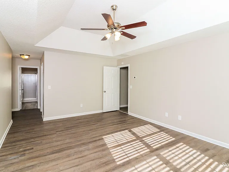 2903 Yukon Trl NW — Photo 8