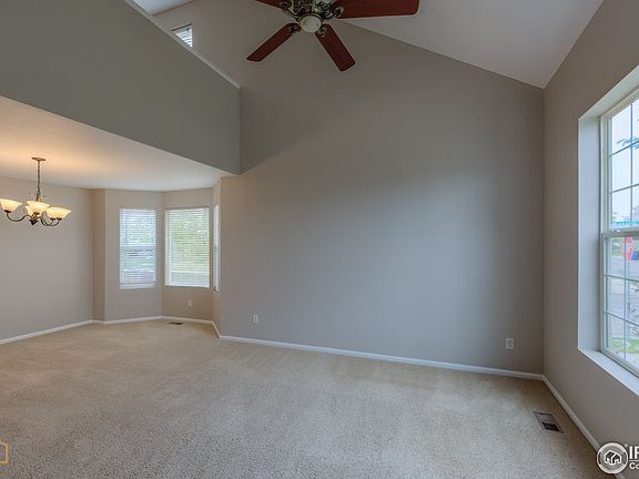 3rd image of 2261 Dogwood Dr