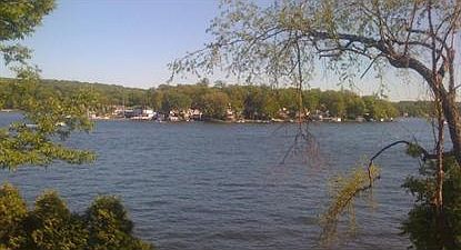 3rd image of 245 Lakeside Blvd