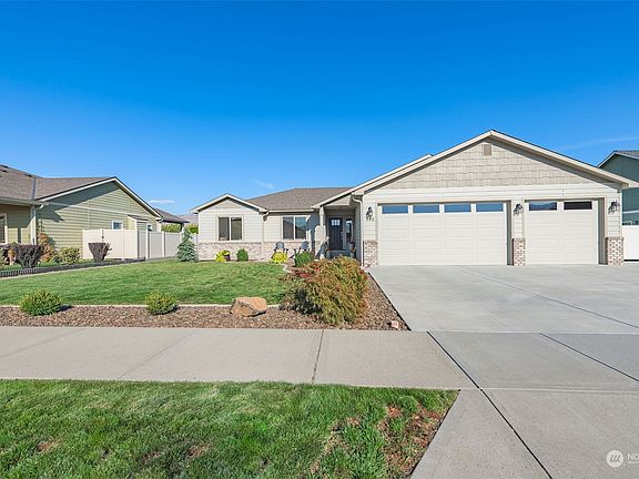 3rd image of 195 Sun Valley Drive