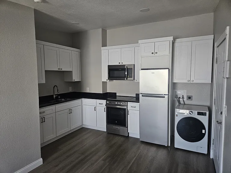 53 E Sherman St #10 — Photo 1