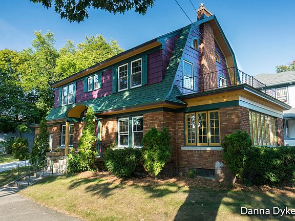 2nd image of 824 Dallas Ave SE