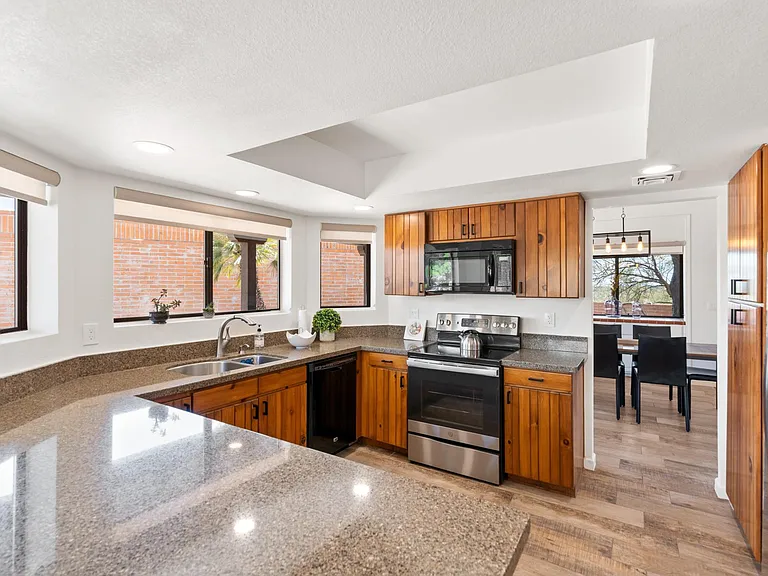 4379 N Camino De Carrillo — Photo 7
