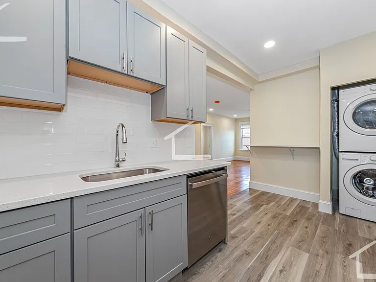 44 Brackett St #3 — Photo 14