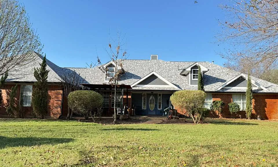 137 Gayle Ln