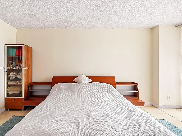 800 Parkview Dr #901 — Photo 25