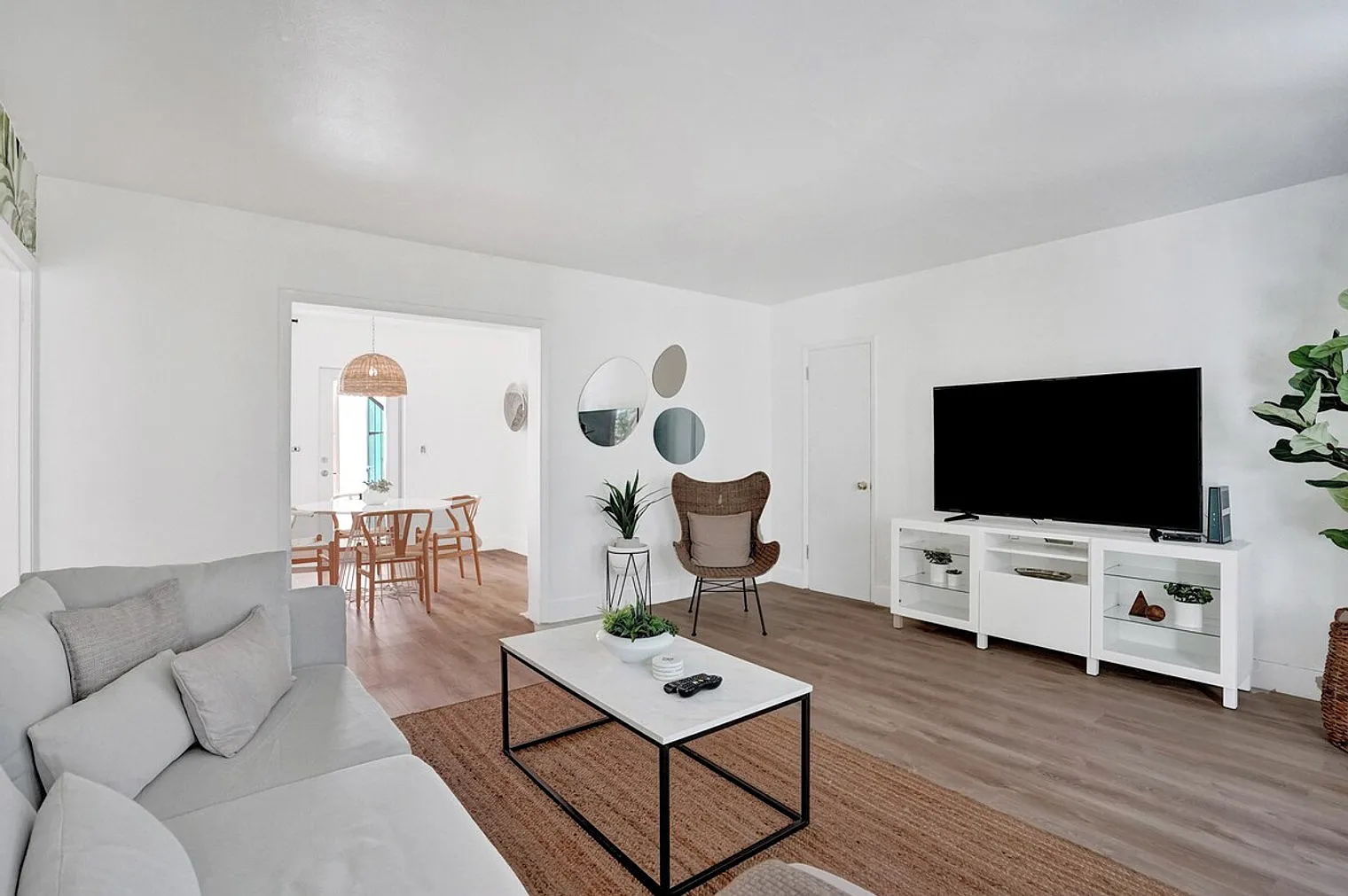 2 bed, 2.0 bath, 1097 sqft, $7,715 — Photo 3