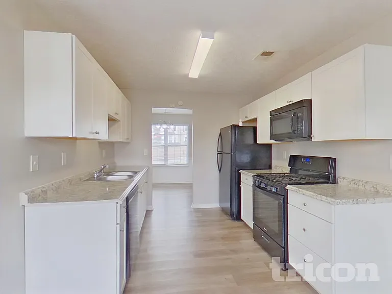 471 Sawtooth Ln — Photo 7