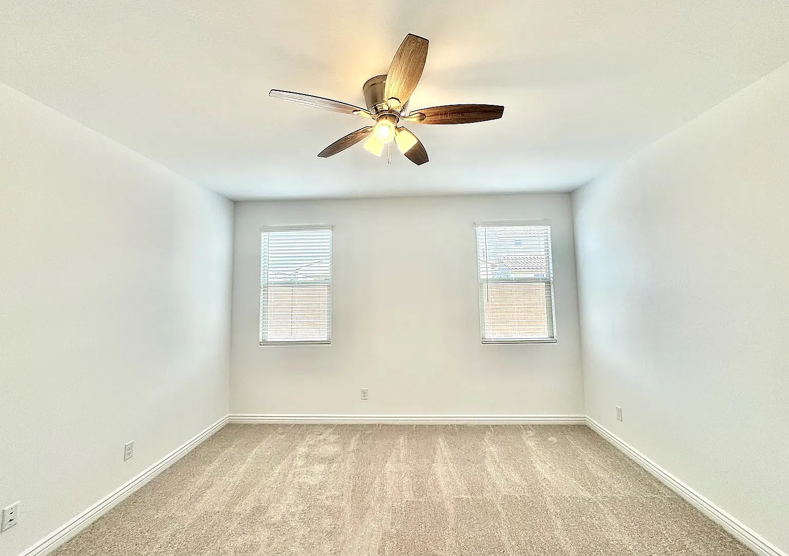 8806 W Pasadena Ave — Photo 1