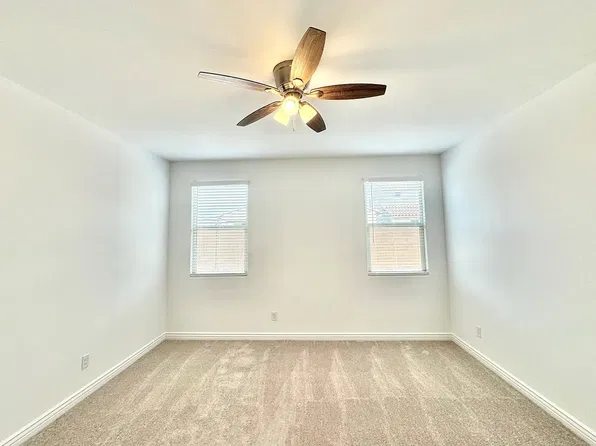 8806 W Pasadena Ave, Glendale, AZ 85305