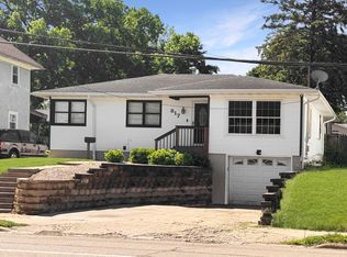 817 W Empire St, Freeport, IL 61032