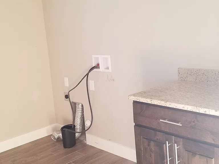 378 N Highland Pkwy — Photo 12