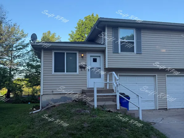 819 E Sheridan St #1, Olathe, KS 66061