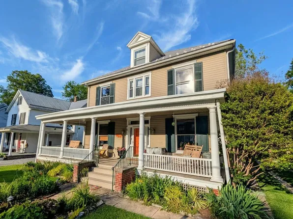 105 Linden Ave, Mercersburg, PA 17236