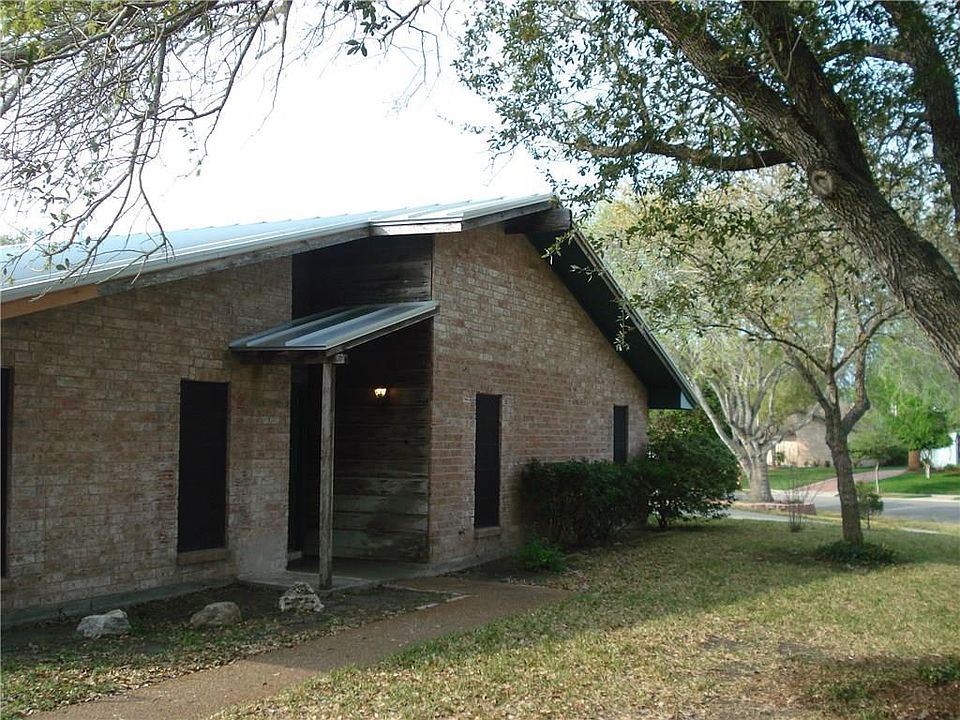 1st image of 901 Pyramid Dr
