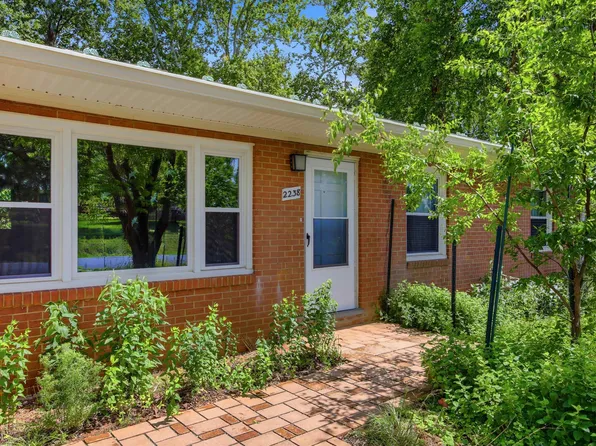 2238 Banbury St, Charlottesville, VA 22901