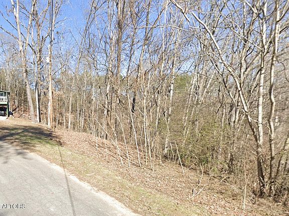 5th image of Lake Forest Dr