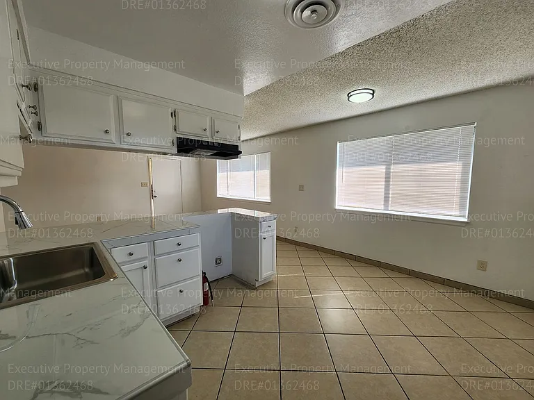 1230 Dolores St — Photo 14