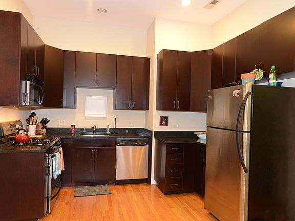 5th image of 705 N Milwaukee Ave APT 3F