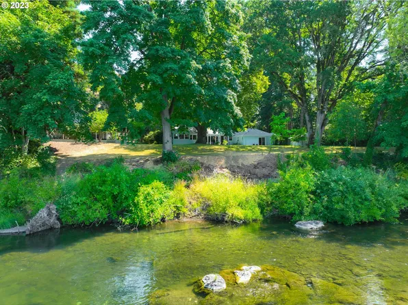 244 Julina Ln, Roseburg, OR 97471