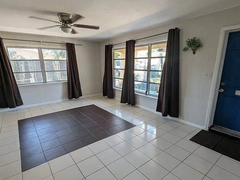 994 Coconut Cir W — Photo 7