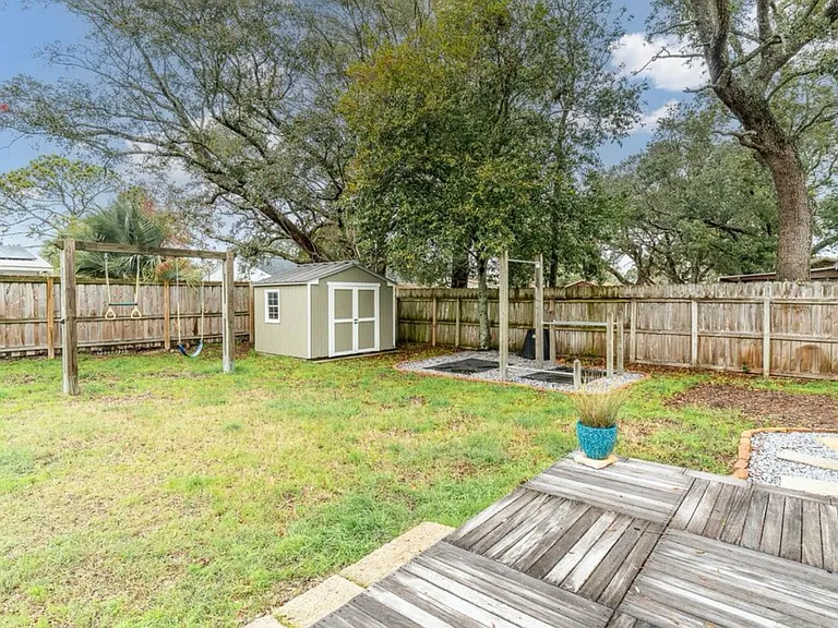 116 Audrey Cir — Photo 31
