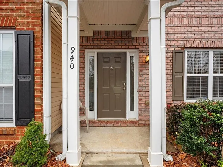 940 Tree Creek Blvd — Photo 4