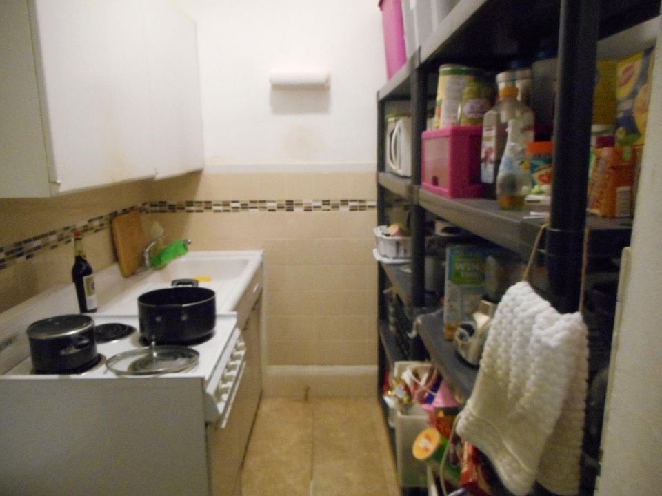 2nd image of 845 Beacon St APT 1F