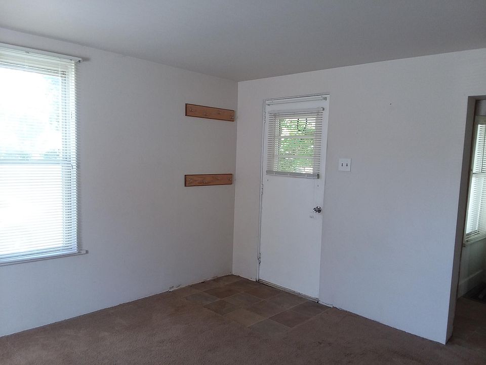 Entrance into living room