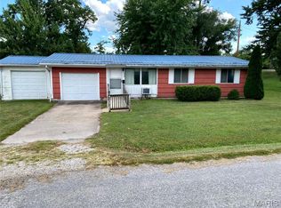 308 E North St, Edina, MO 63537