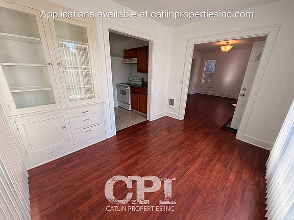 5th image of 3042 Dover St APT 1