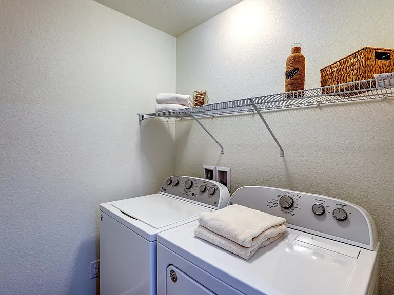 Enclave Apartments — Photo 17