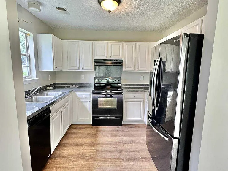 2608 Clarencefield Dr — Photo 5