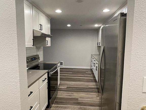 3rd image of 810 Taylor Ave N APT 220