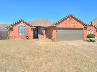 845 SW 41st St, Moore, OK 73160