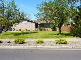 1951 Roberts Rd, Medford, OR 97504