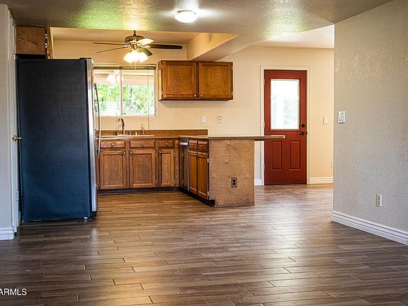 5th image of 4809 E Poinsettia Dr