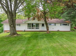 2421 Woodview Rd, Uniontown, OH 44685