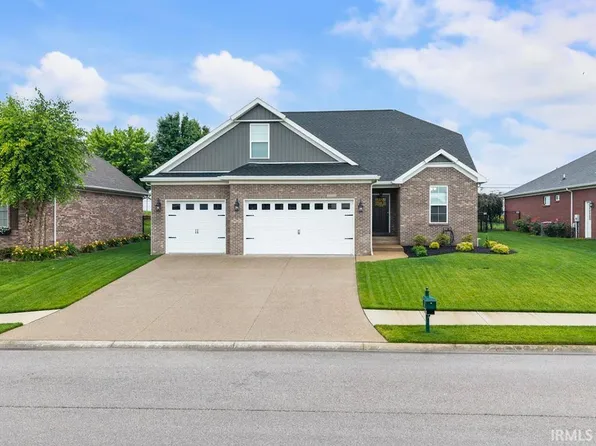 1215 Ladbrooke Dr, Evansville, IN 47725