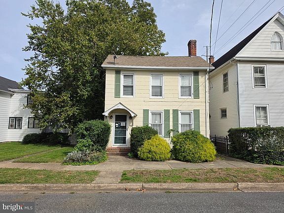 5th image of 105 N American Ave