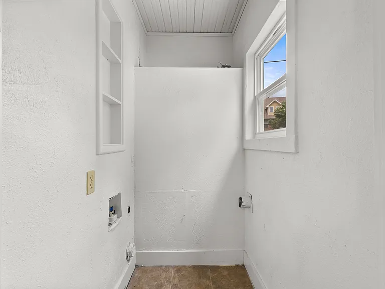 301 Maple St — Photo 14