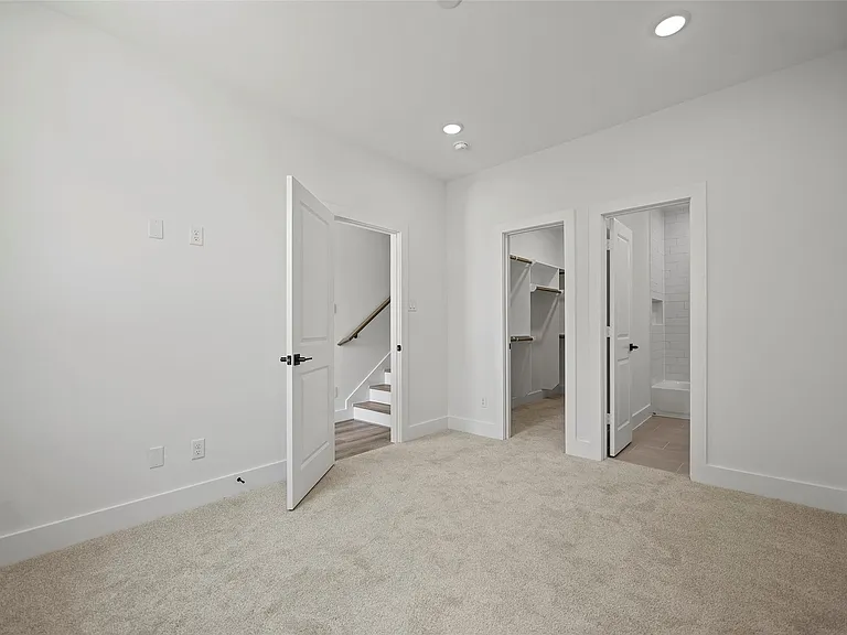 870 W Little York Rd #C — Photo 9