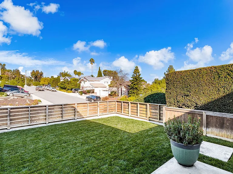 25392 Neptune Dr — Photo 4