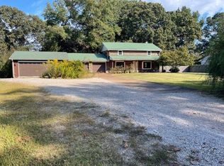 2375 Clifft Rd, Bolivar, TN 38008