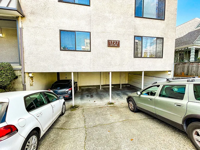 Annaron Apartments — Photo 23