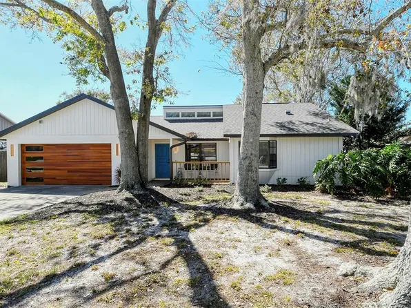 4145 Palau Dr, Sarasota, FL 34241