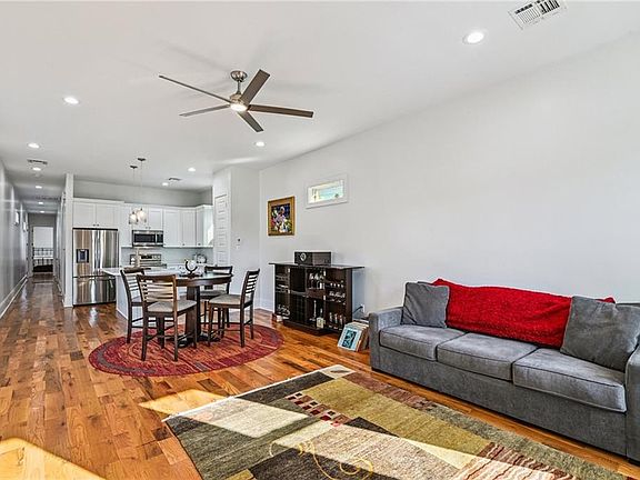 2nd image of 2027 Annette St