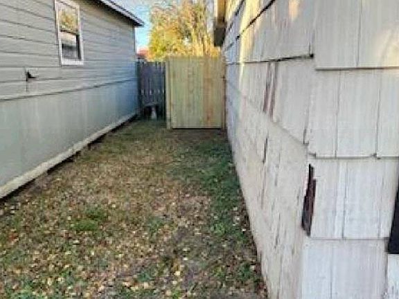 4th image of 1018 W 8th St