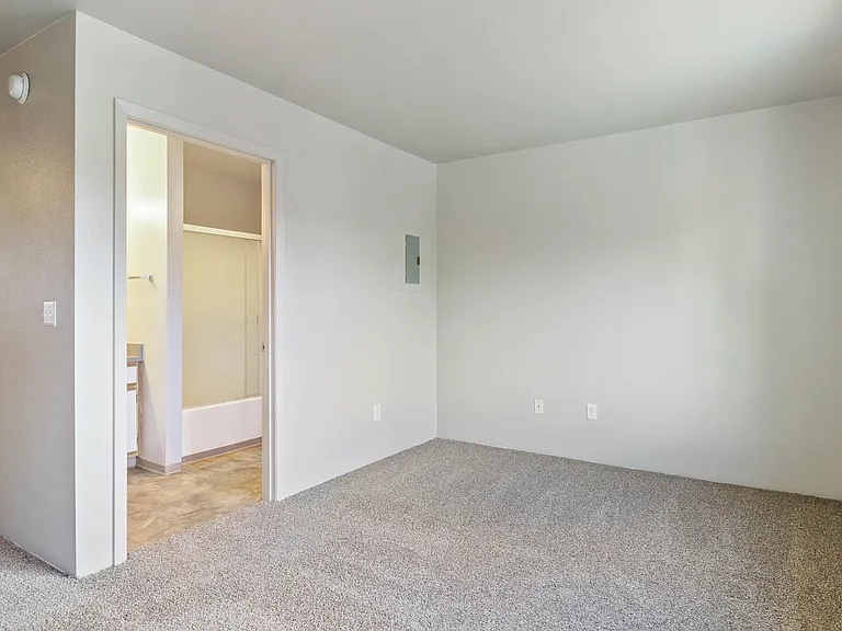 Brentwood Village — Photo 14